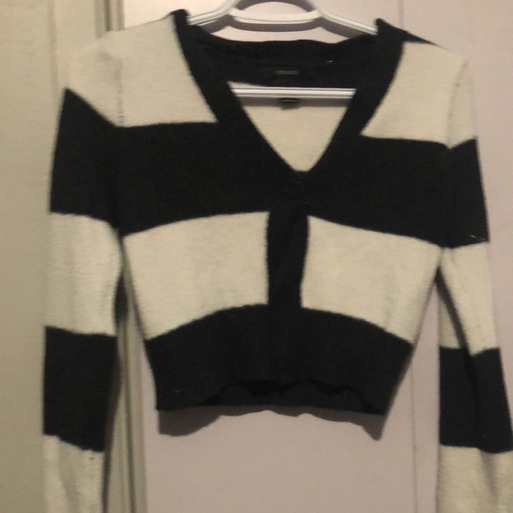 Forever 21 size small black and white stripped crop top button up - Picture 1 of 3